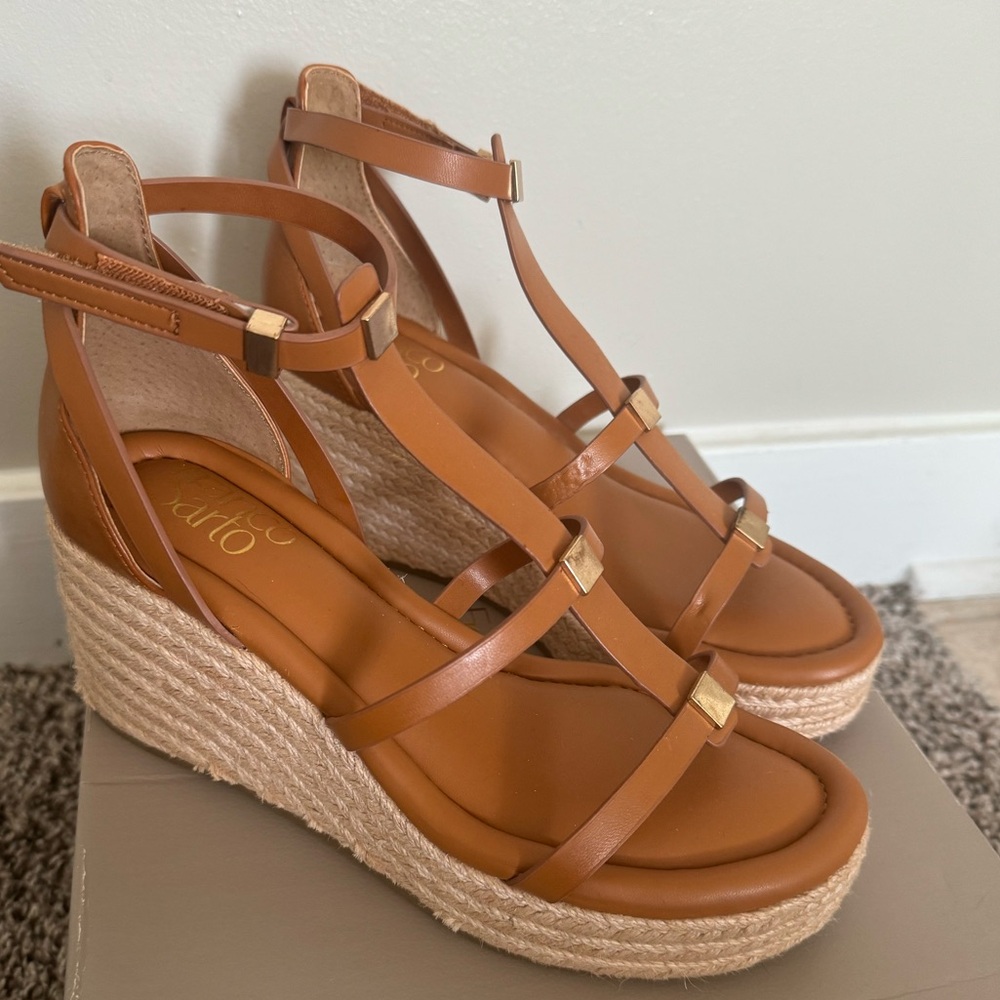 Brand new brown wedges